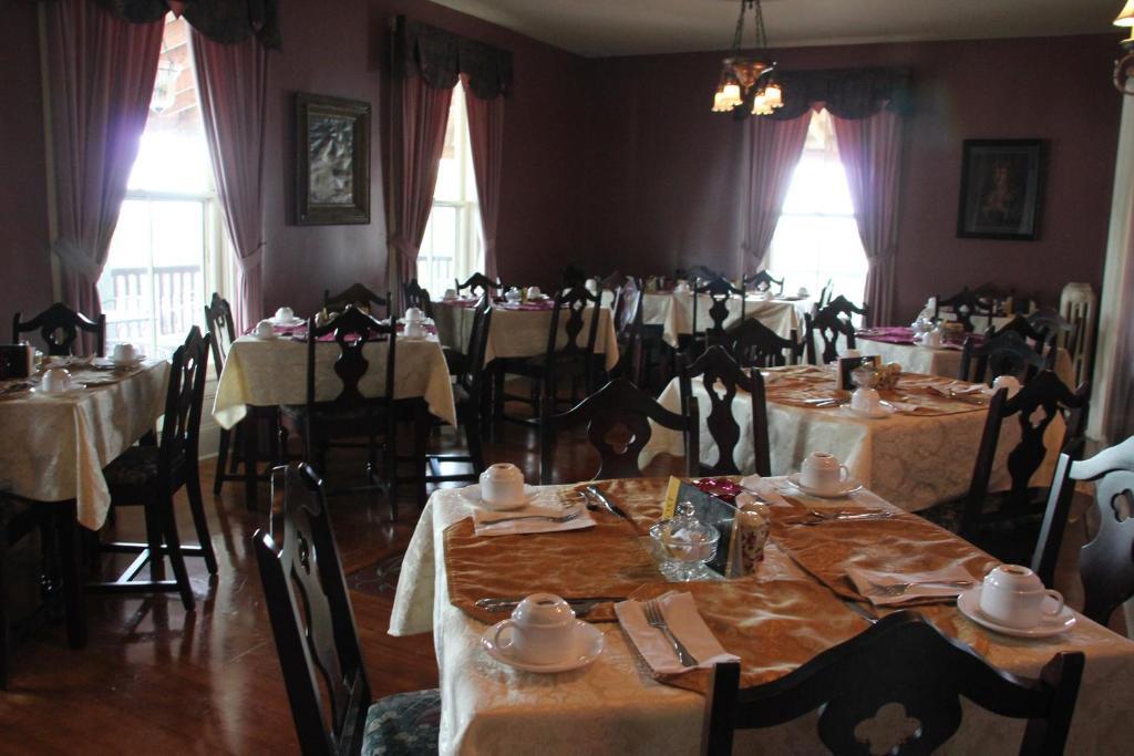 Lynwood Inn Baddeck Bagian luar foto