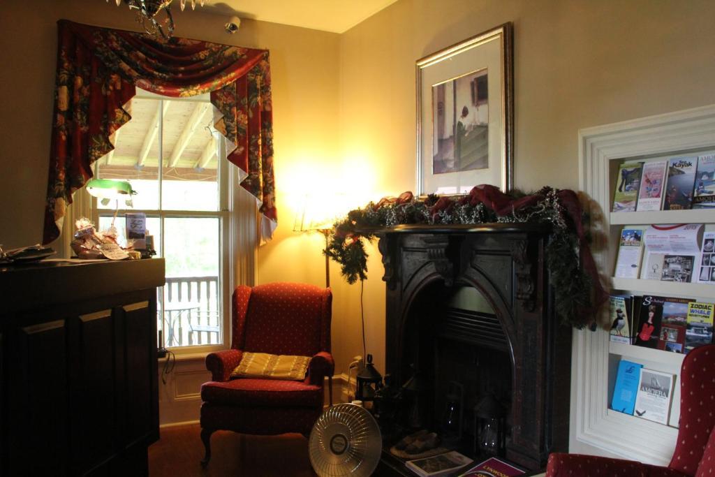 Lynwood Inn Baddeck Bagian luar foto