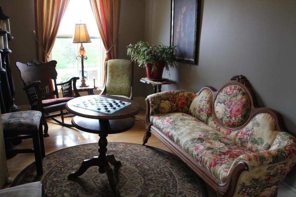 Lynwood Inn Baddeck Bagian luar foto